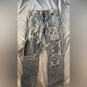 WOMANS AMERICAN EAGLE MOM JEAN SIZE 6